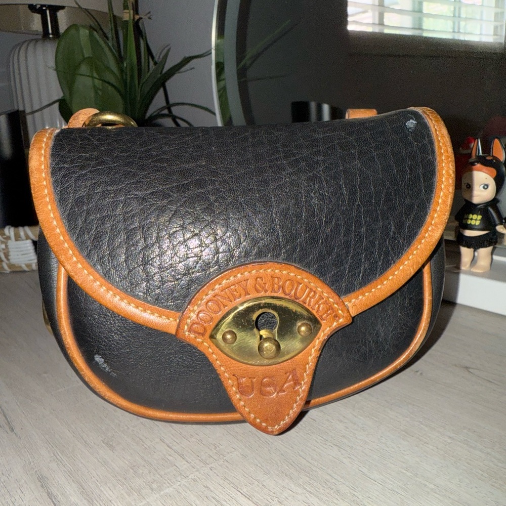 Dooney & Bourke Calvary crossbody/belt bag.